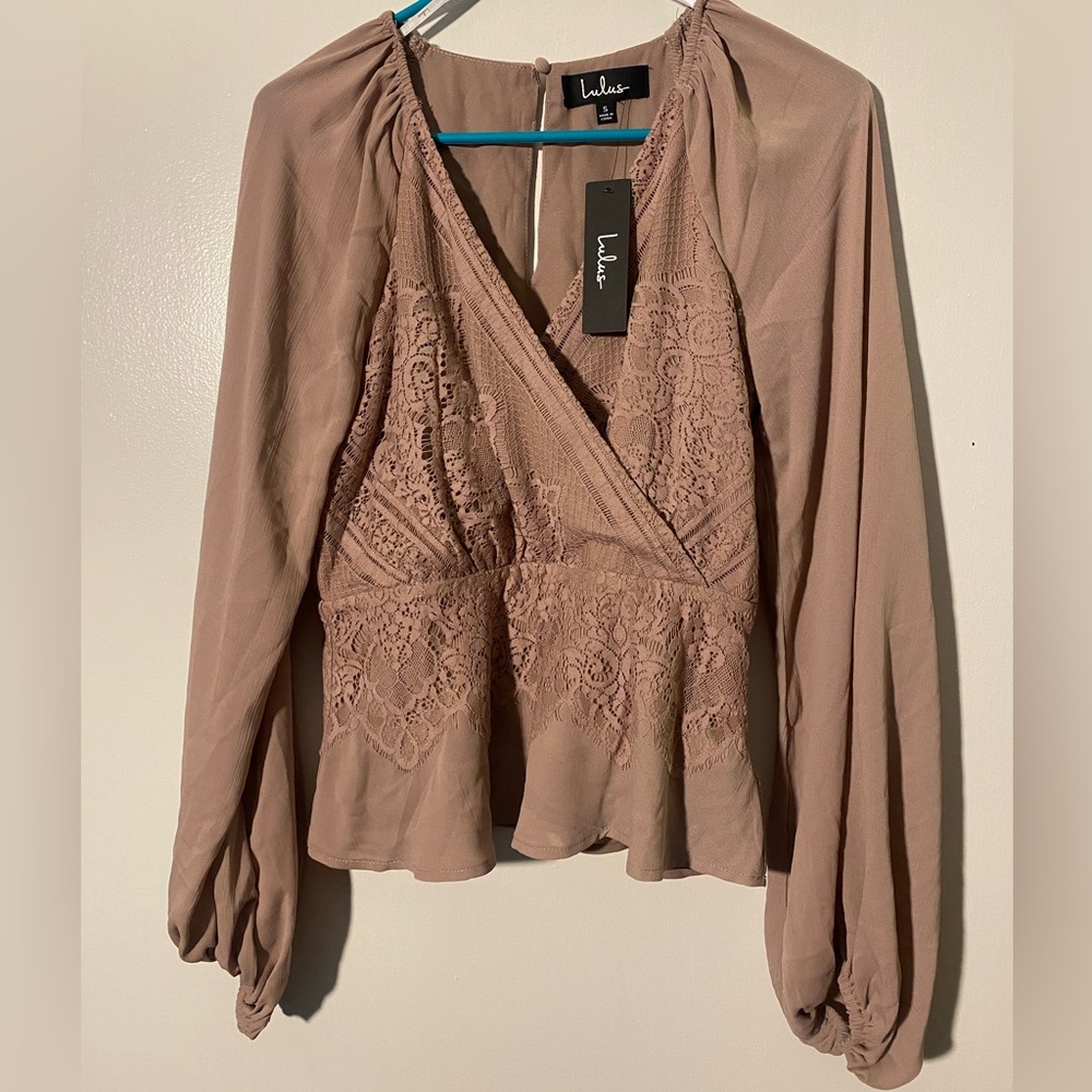 NWT Lulu’s Blush Pink Blouse - Small
